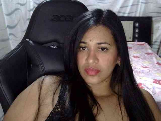 Letty33 webcam