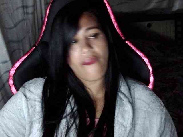 Letty33 webcam