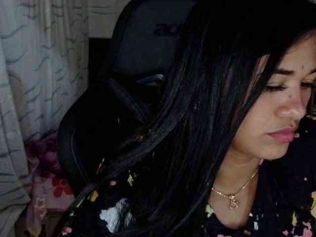 Letty33 webcam