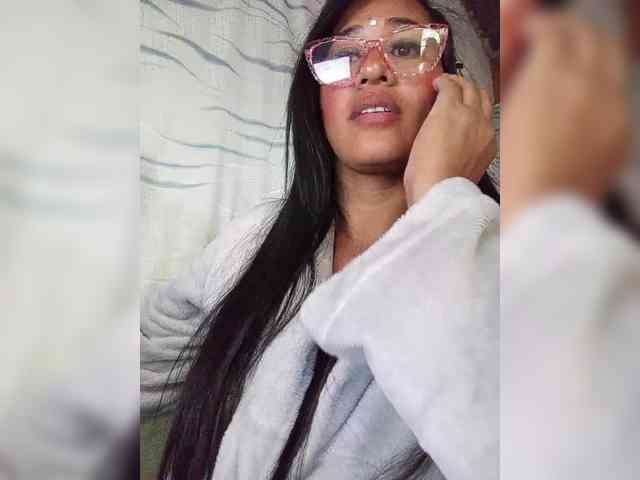 Letty33 webcam