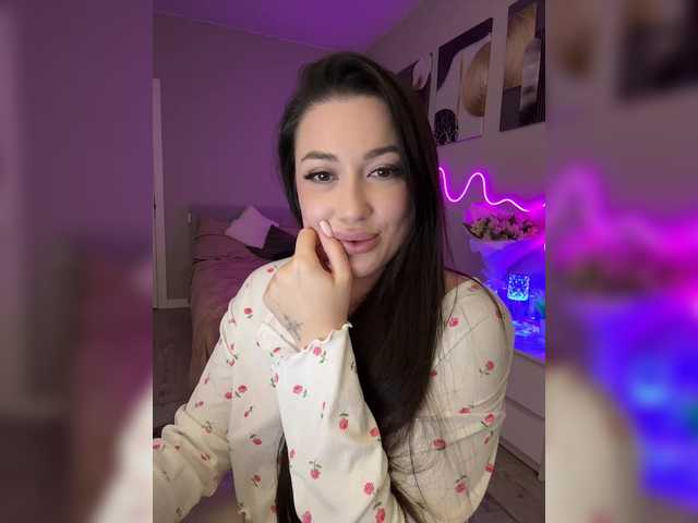 BettyBoom13's BongaCams show and profile