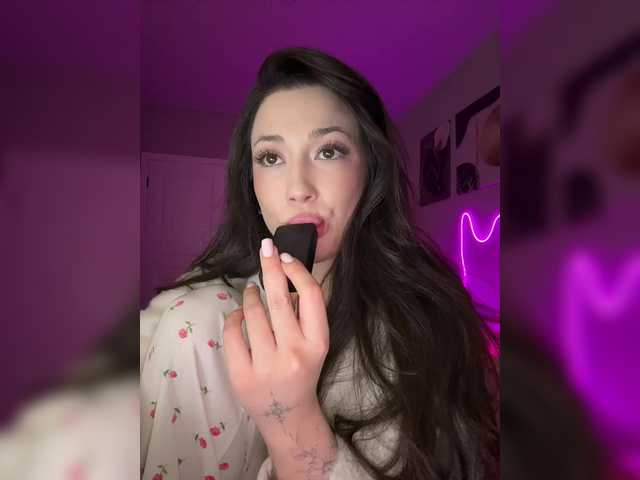 BettyBoom13's BongaCams show and profile