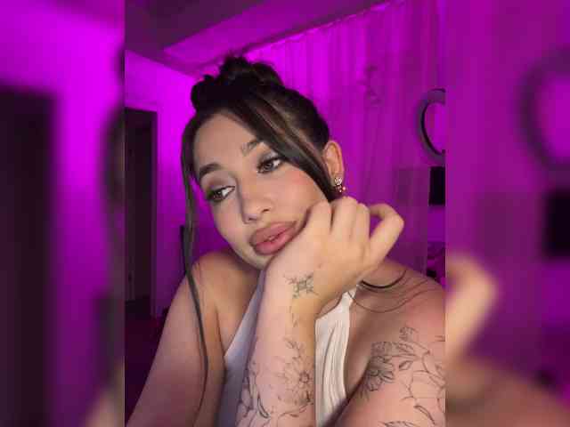 BettyBoom13 webcam