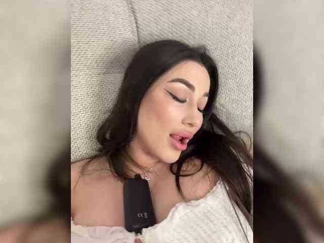 BettyBoom13 webcam