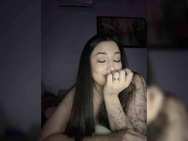 BettyBoom13 webcam
