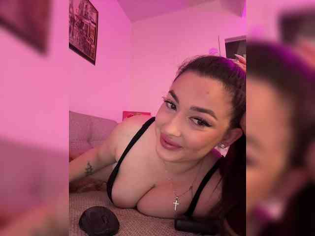 BettyBoom13 webcam
