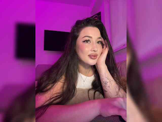 BettyBoom13 webcam