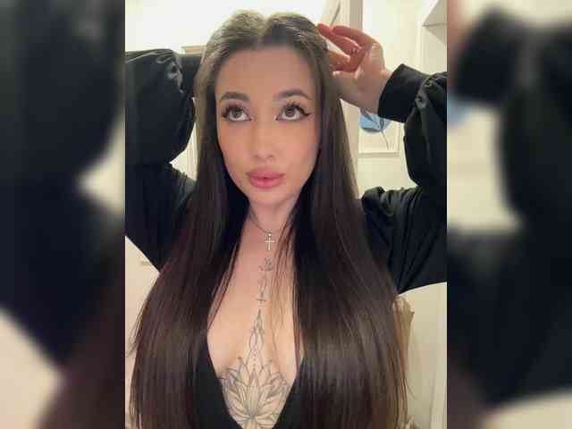 BettyBoom13 webcam