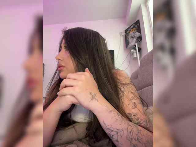 BettyBoom13 webcam