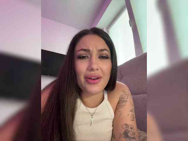 BettyBoom13 webcam