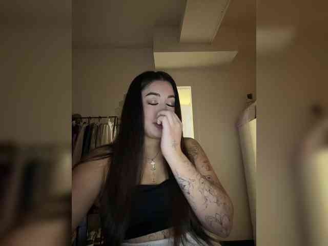 BettyBoom13 webcam