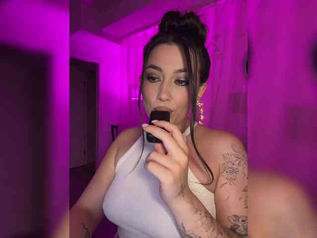 BettyBoom13 webcam
