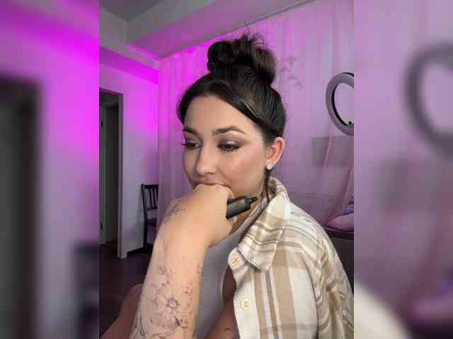 BettyBoom13 webcam