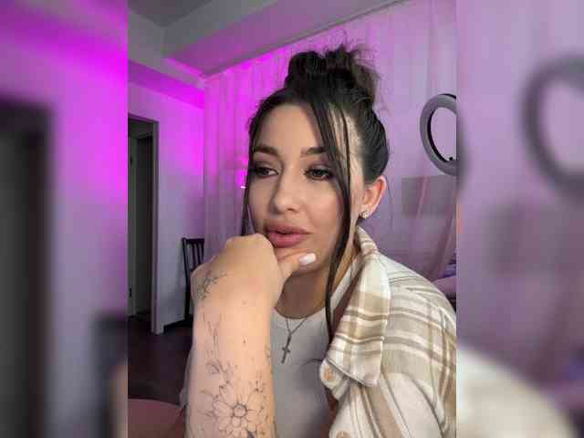 BettyBoom13 webcam