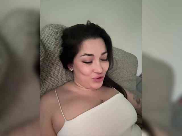 BettyBoom13 webcam