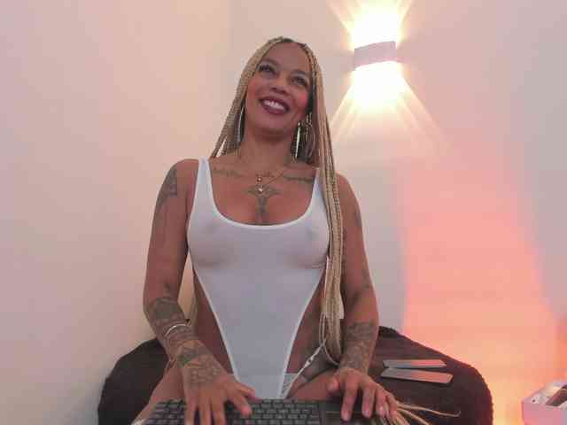 Kenyaaaa webcam