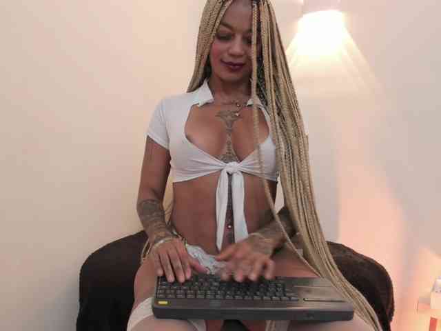 Kenyaaaa webcam