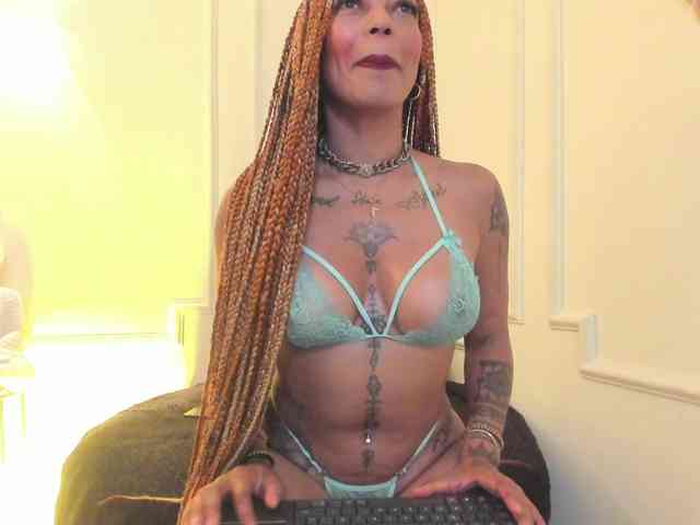 Kenyaaaa webcam