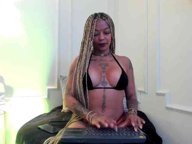Kenyaaaa webcam