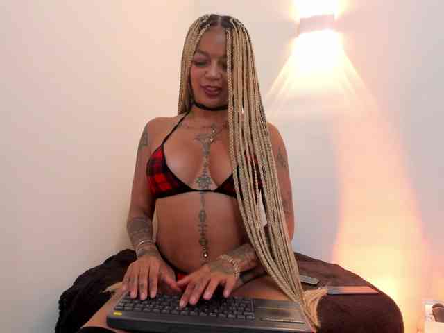 Kenyaaaa webcam