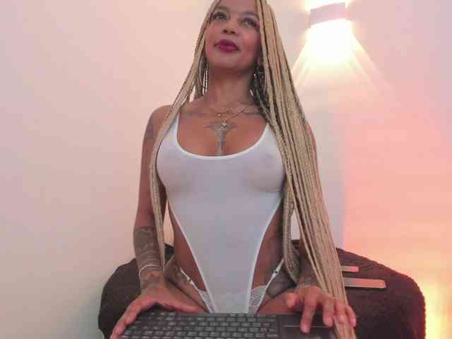 Kenyaaaa webcam