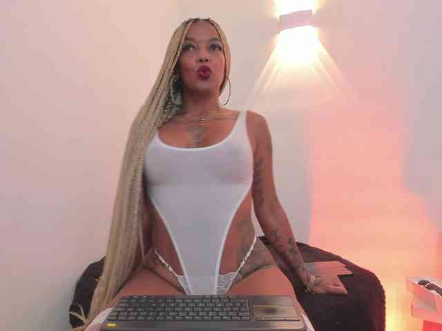 Kenyaaaa webcam