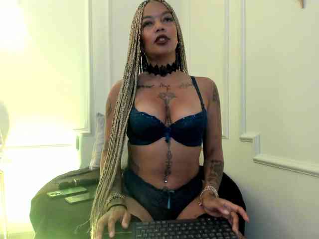 Kenyaaaa webcam