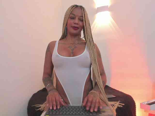 Kenyaaaa webcam