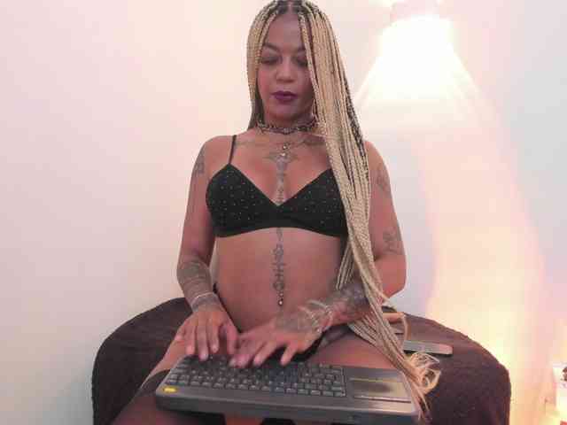 Kenyaaaa webcam