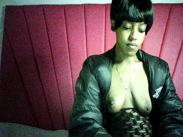 1spicy webcam bongacams model stream image