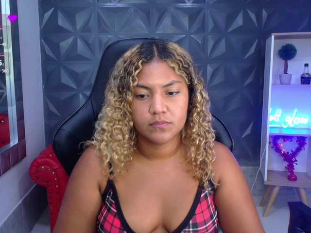 cristalwar live cam profile