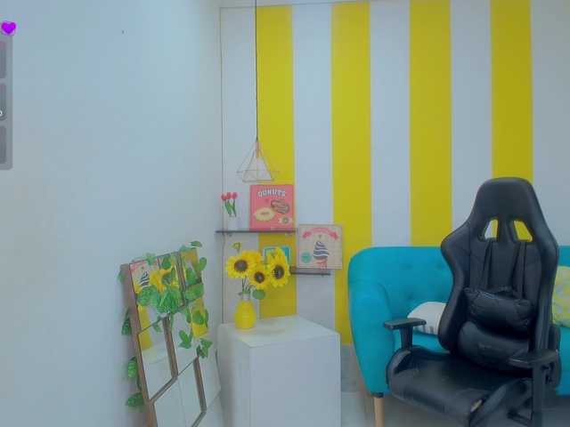 cristalwar's BongaCams show and profile