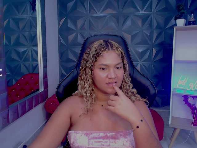 cristalwar's BongaCams show and profile