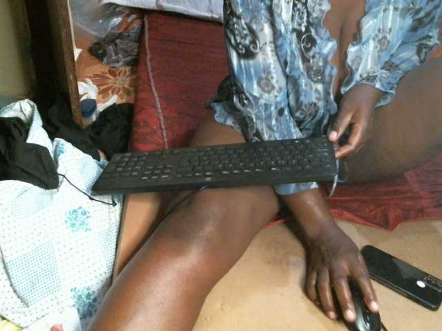 CuteLeilah's BongaCams show and profile