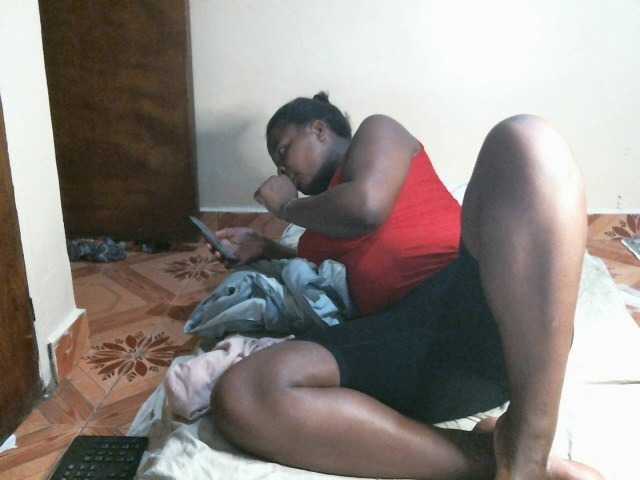 CuteLeilah's BongaCams show and profile