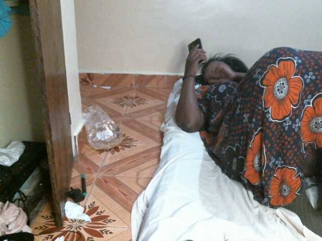 CuteLeilah's BongaCams show and profile