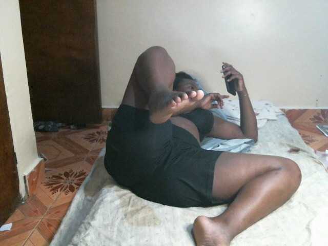 CuteLeilah's BongaCams show and profile