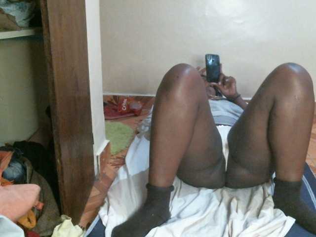 CuteLeilah's BongaCams show and profile