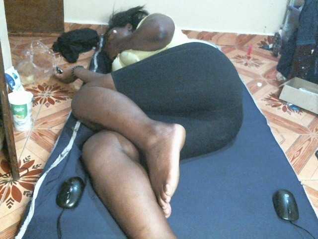 CuteLeilah's BongaCams show and profile