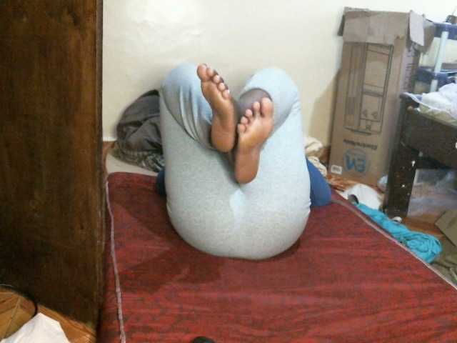 CuteLeilah's BongaCams show and profile