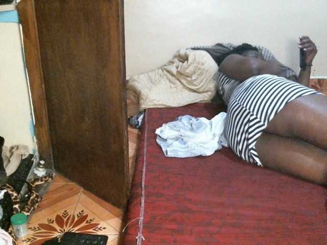 CuteLeilah webcam bongacams model stream image