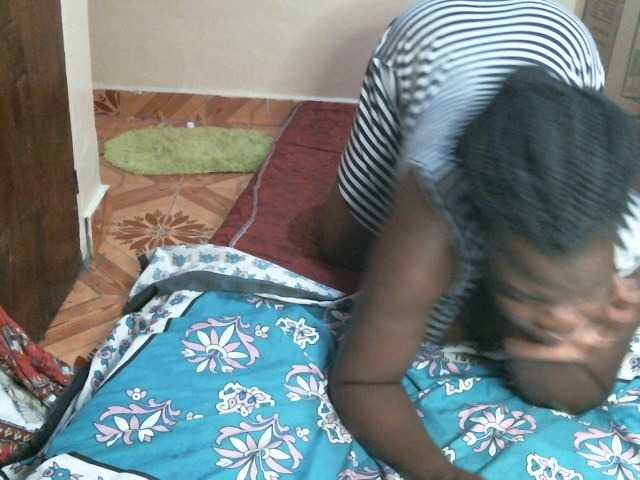 CuteLeilah's BongaCams show and profile