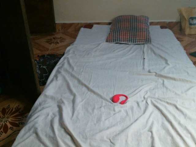 CuteLeilah's BongaCams show and profile