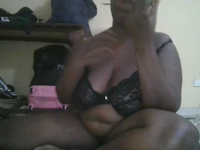 Swityass24 webcam bongacams model stream image