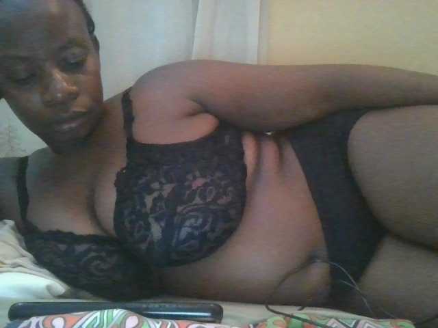 Swityass24 webcam bongacams model stream image