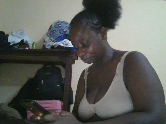 Swityass24 webcam bongacams model stream image