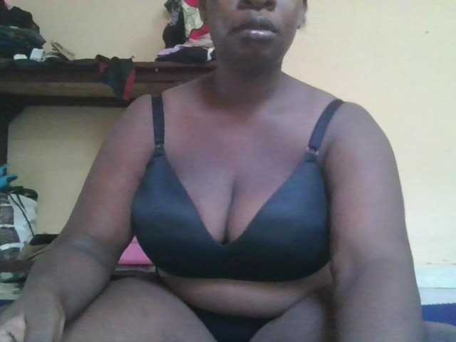 Swityass24 webcam bongacams model stream image