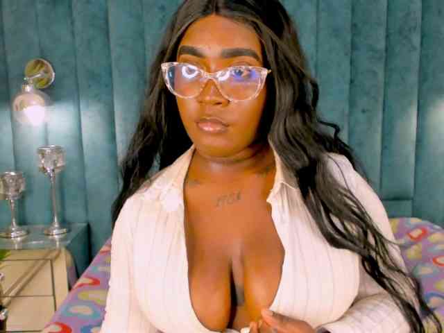 ZoeHudson webcam