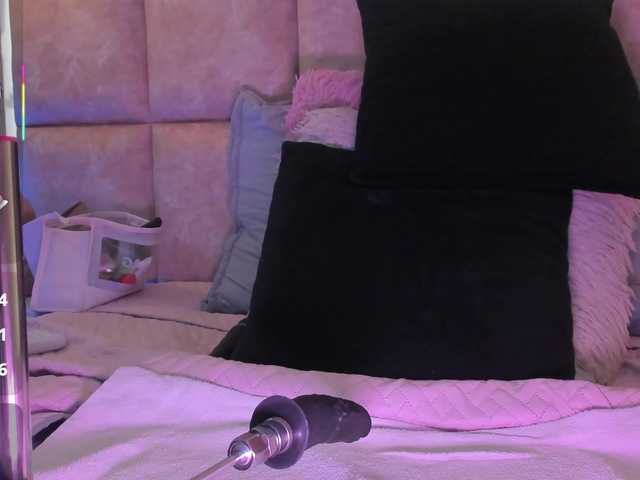 LizSheibaum's BongaCams show and profile