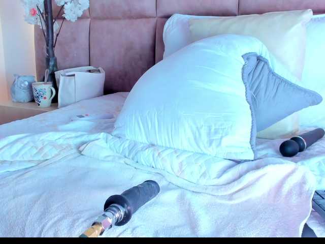 LizSheibaum's BongaCams show and profile